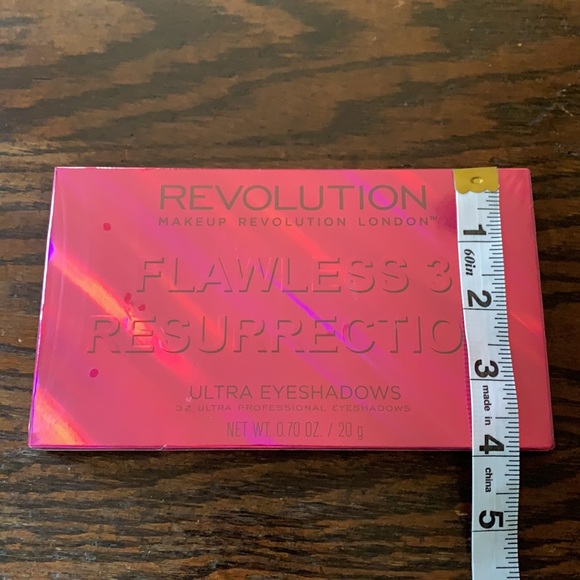 Revolution London Eye Shadow NIB Flawless 3 Resurrection- 32 colors Professional - Picture 8 of 9